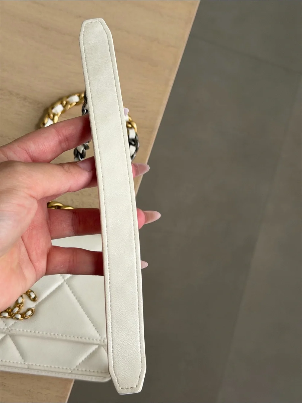 CHANEL excellent comes